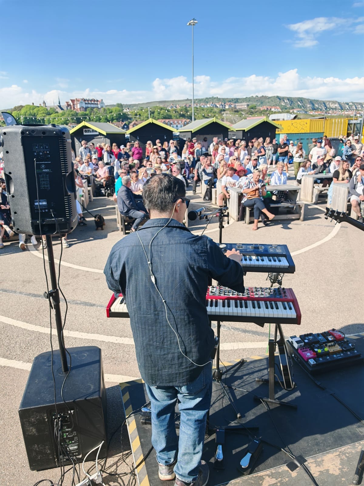 Steve and crowd outdoor